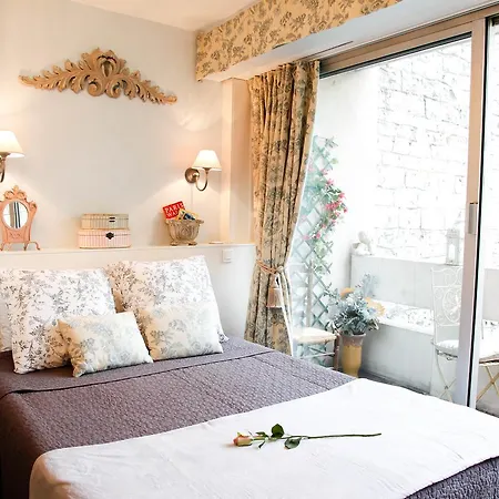 Apartment Studio Roquette Paris
